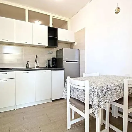 606 Pula