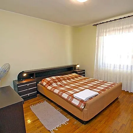 Hotel 606 4*
