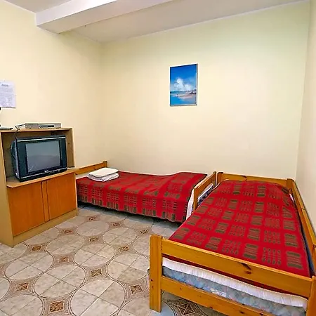 606 Hotel